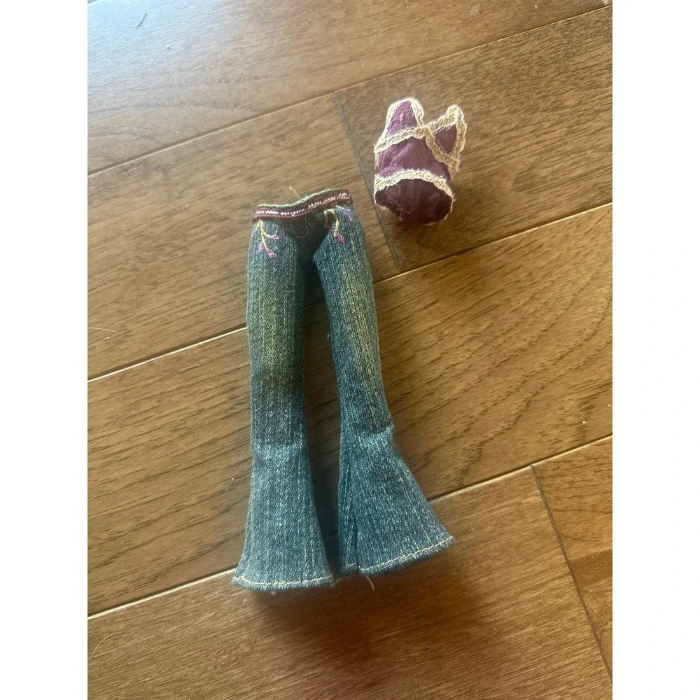 Bratz Replacement Outfit Funk Out Fianna Glitter Print Jeans Flares and top